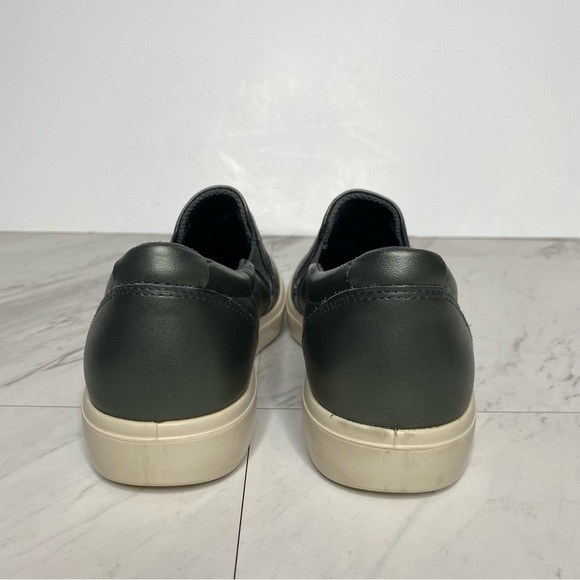 New! Ecco Classic Leather Slip On Sneaker 6 - Picture 3 of 13